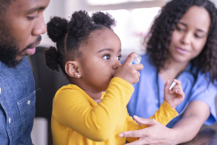 Asthme : pourquoi septembre est-il un mois particulièrement délicat pour les enfants ?