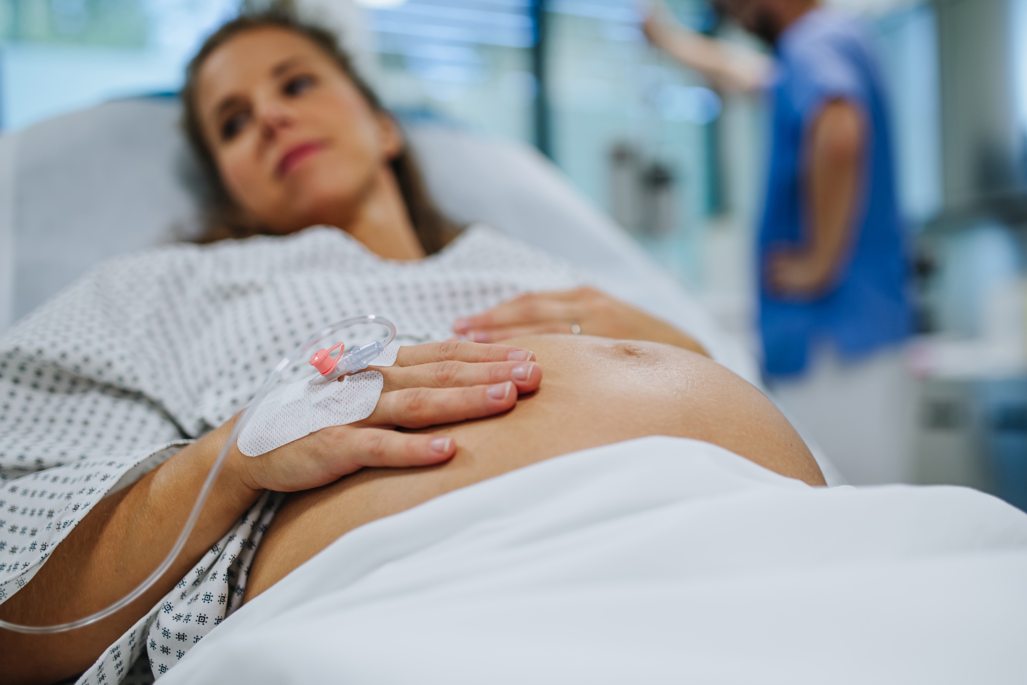 “Ils vont tuer mon enfant dans le ventre’’ : Marina raconte le douloureux parcours de son IMG