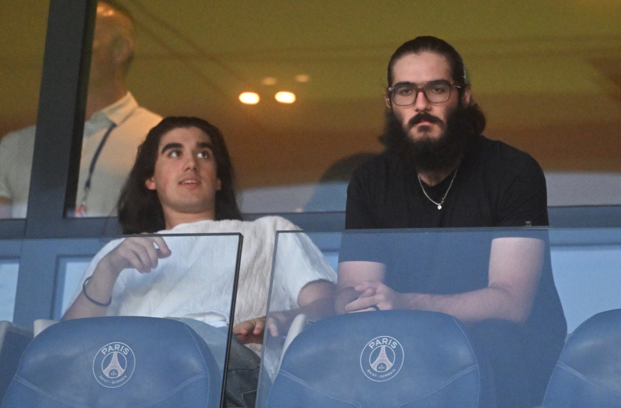 Eddy et Nelson Angélil éternels soutiens de Céline Dion : l’évolution des jumeaux en images