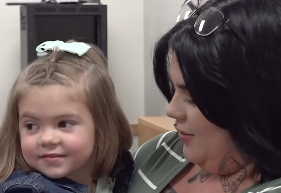 « Tout va bien se passer » : à seulement 3 ans, elle sauve sa maman victime de convulsions