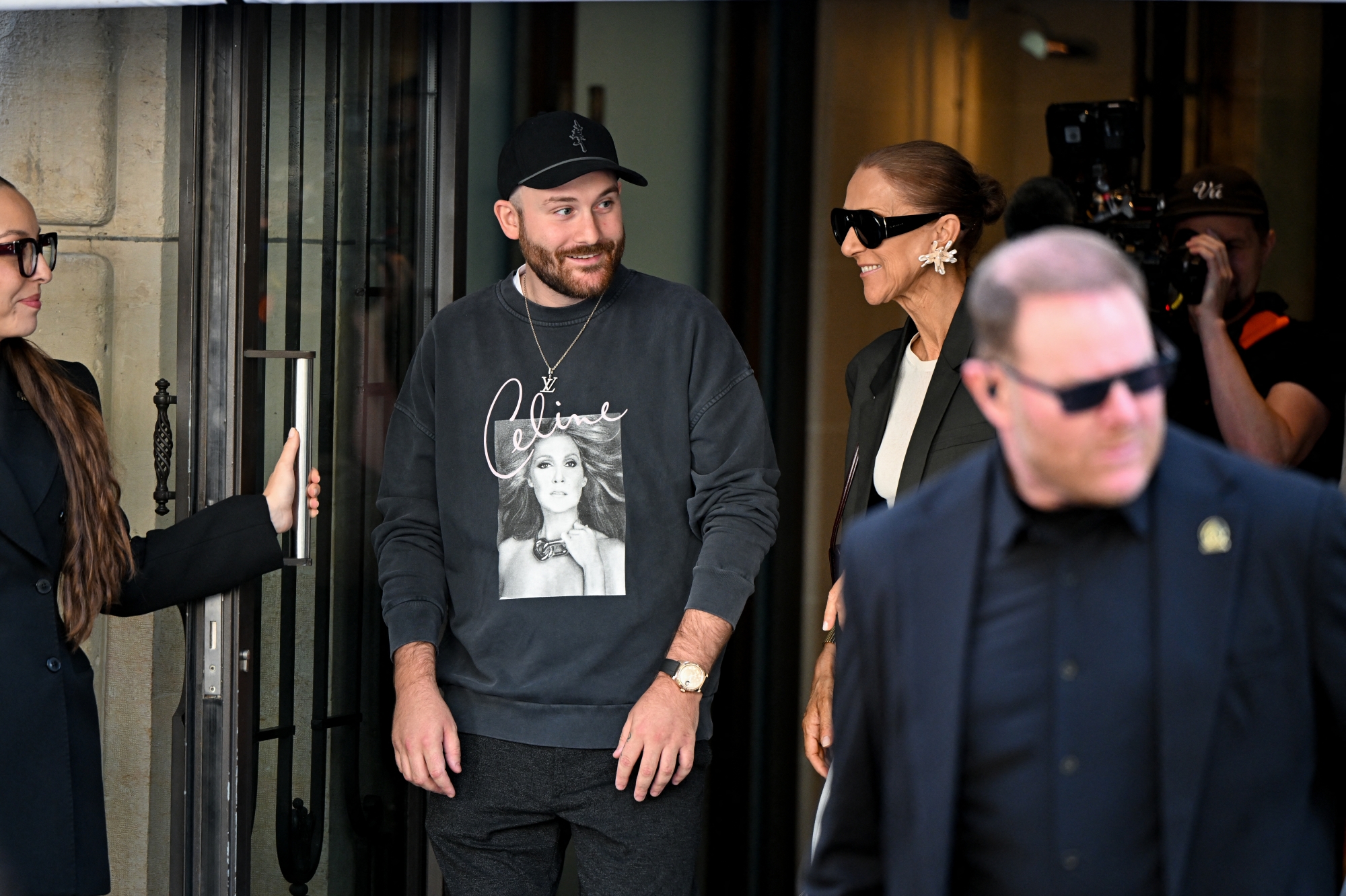 Céline Dion à Paris : son fils René-Charles apparaît métamorphosé à ses côtés