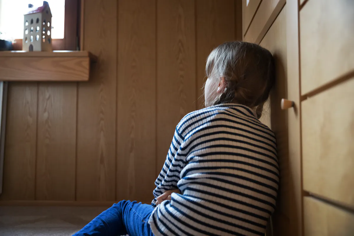 Pourquoi un enfant qui pleure rarement peut parfois attirer l’attention des psychologues