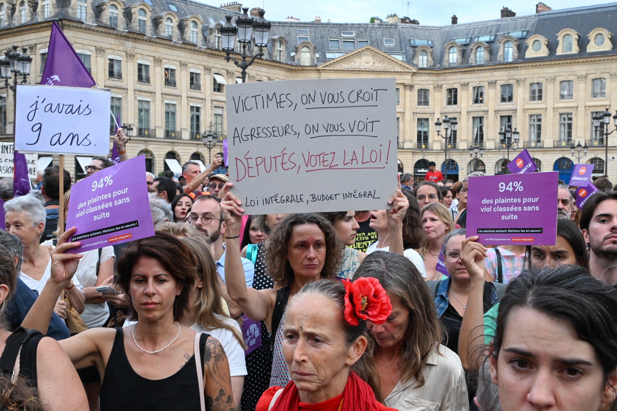 Violences sexistes et sexuelles : les associations jugent les moyens annoncés par le gouvernement insuffisants