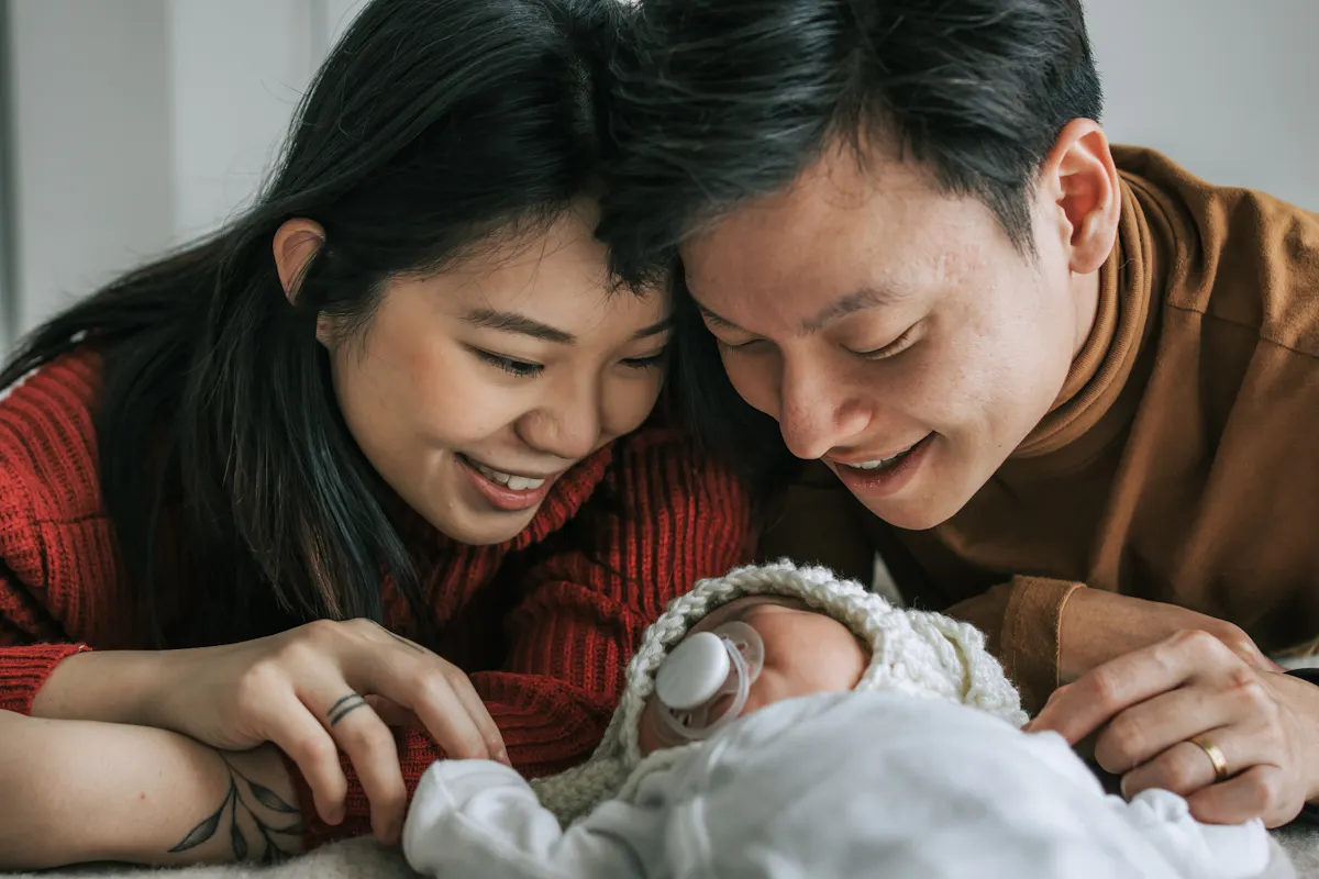 “C’est devenu un cauchemar” : le congé supplémentaire de naissance fait pschitt auprès des parents
