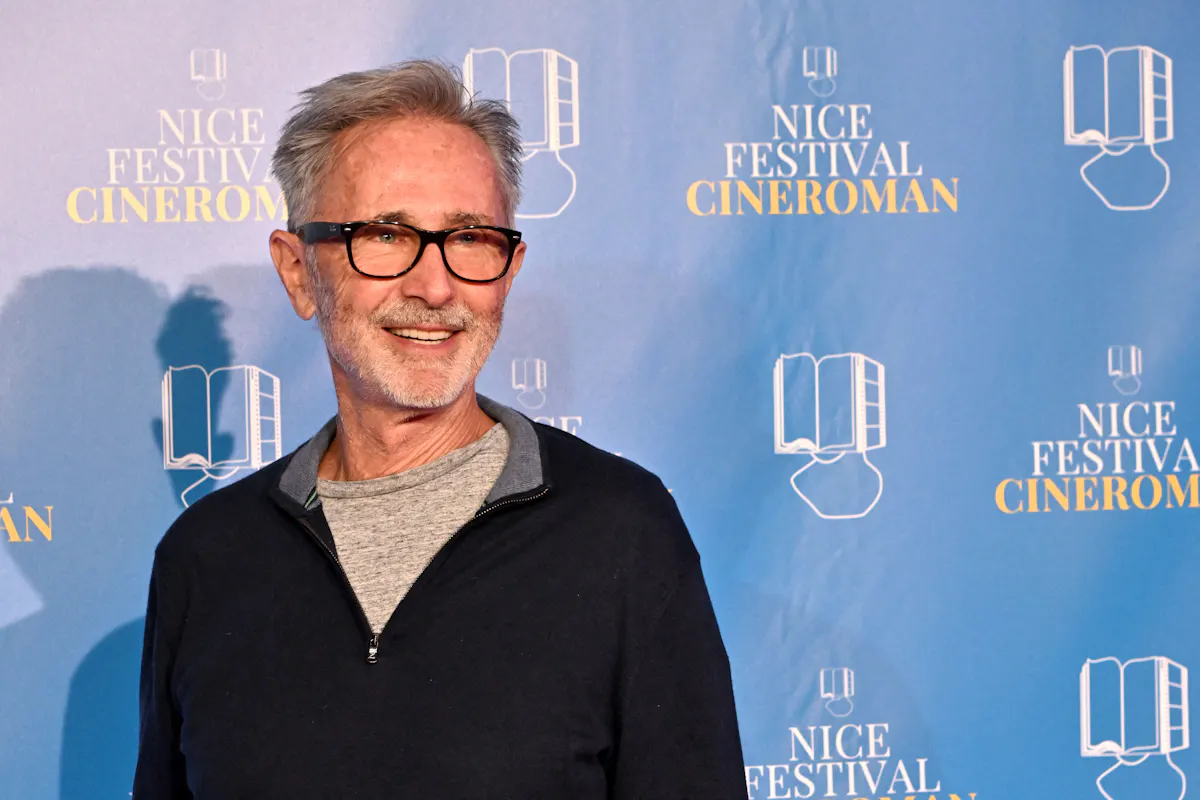« Elle est hyper déterminée » : Thierry Lhermitte très fier de sa fille Louise, devenue chanteuse