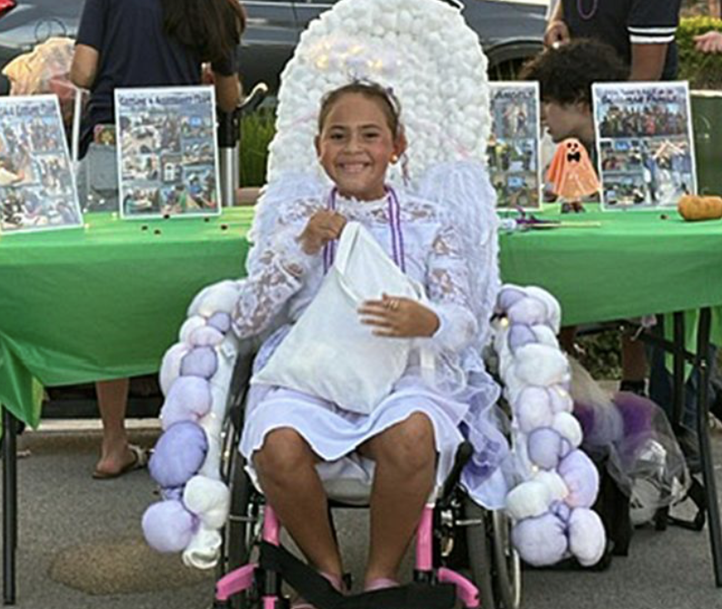 Halloween : 25 élèves réalisent le rêve d’une fillette handicapée ...