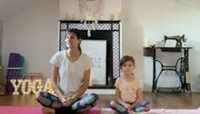 Ma routine Yoga « parent-enfant » : 3 exercices pour apaiser la colère